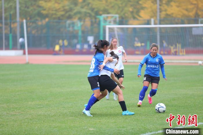 以球会友：中法大学生足球人文交流活动在北师