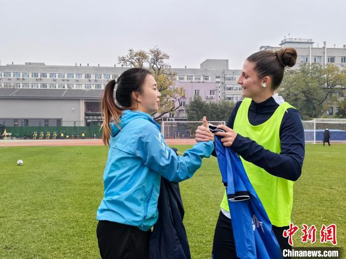 以球会友：中法大学生足球人文交流活动在北师