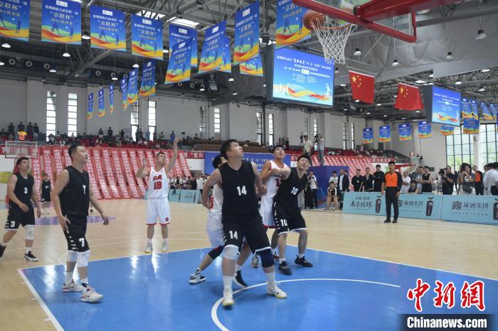 河北宽城首届村BA篮球赛开赛：20支代表队同场竞