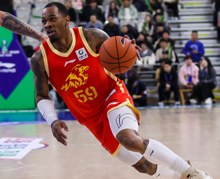 CBA常规赛第25轮六场对决引爆积分榜风云