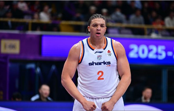 上海男篮客场大胜天津队豪取12连胜稳居联赛榜首