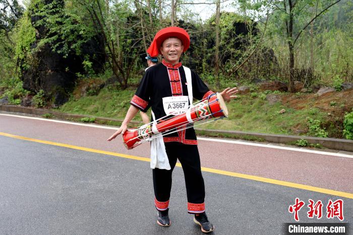 花径瑶马·绿美连南半程马拉松正式开跑，八千余